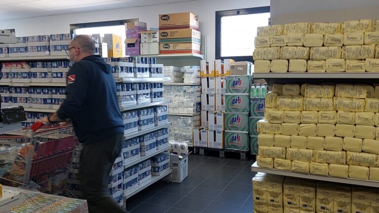 La Cittadella di Olbia e un volontario al lavoro