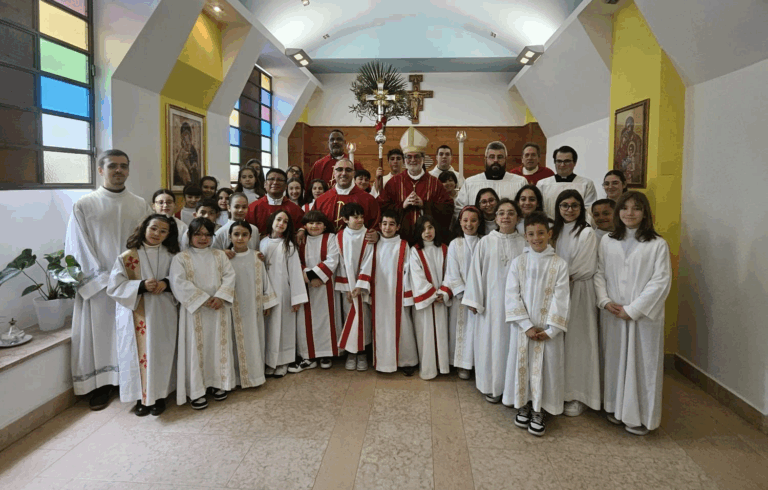 messa palme Tempio vescovo e chirichetti