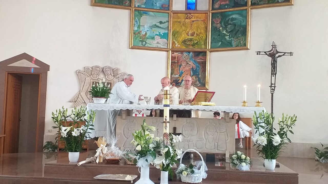 Giornata di festa alla Sacra Famiglia: i bambini hanno ricevuto la loro prima Comunione